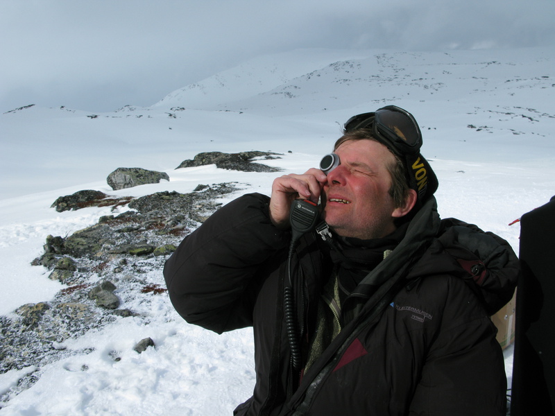 Venter på en sky.
																														(Eller sol?)